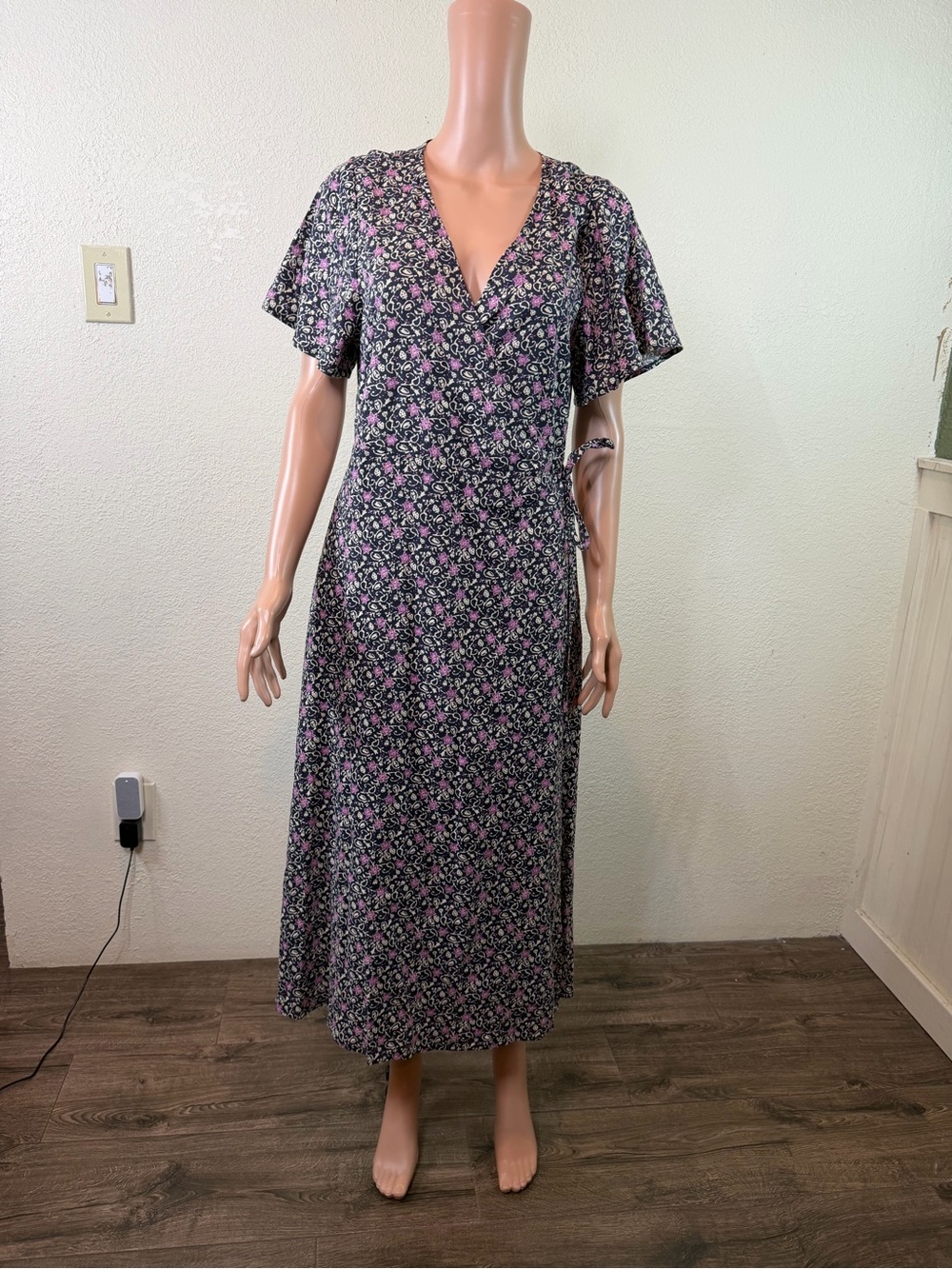 Marine Layer Emlyn Black Purple Floral Midi Wrap Dress Size Large Boho - Picture 3 of 16